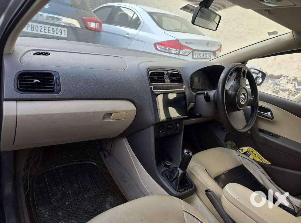 Volkswagen Vento 2010-2013 Petrol Highline, 2012, Petrol