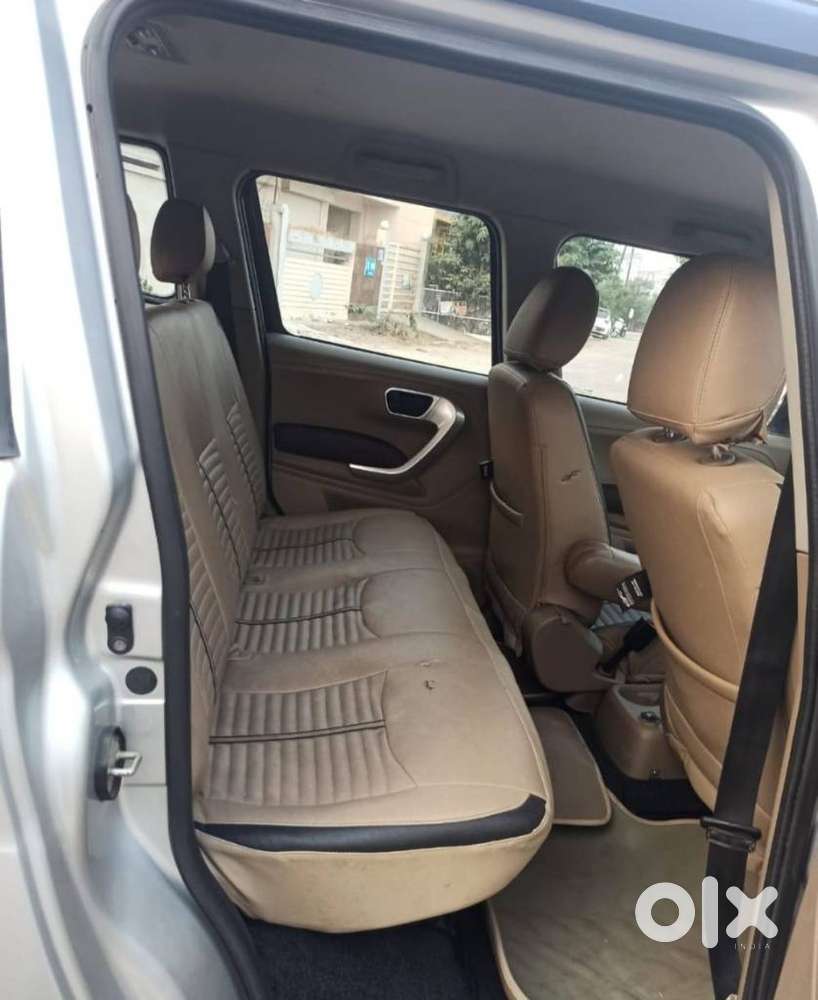 Mahindra Tuv 300 T8 Amt, 2016, Diesel