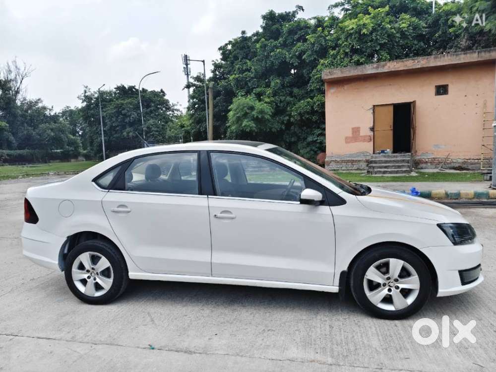 Skoda Rapid 1.0 Ambition Tsi At, 2021, Petrol