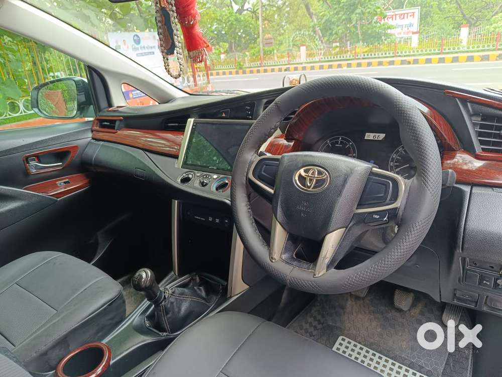 Toyota Innova Crysta 2.4 G Plus Mt 8 Str, 2017, Diesel