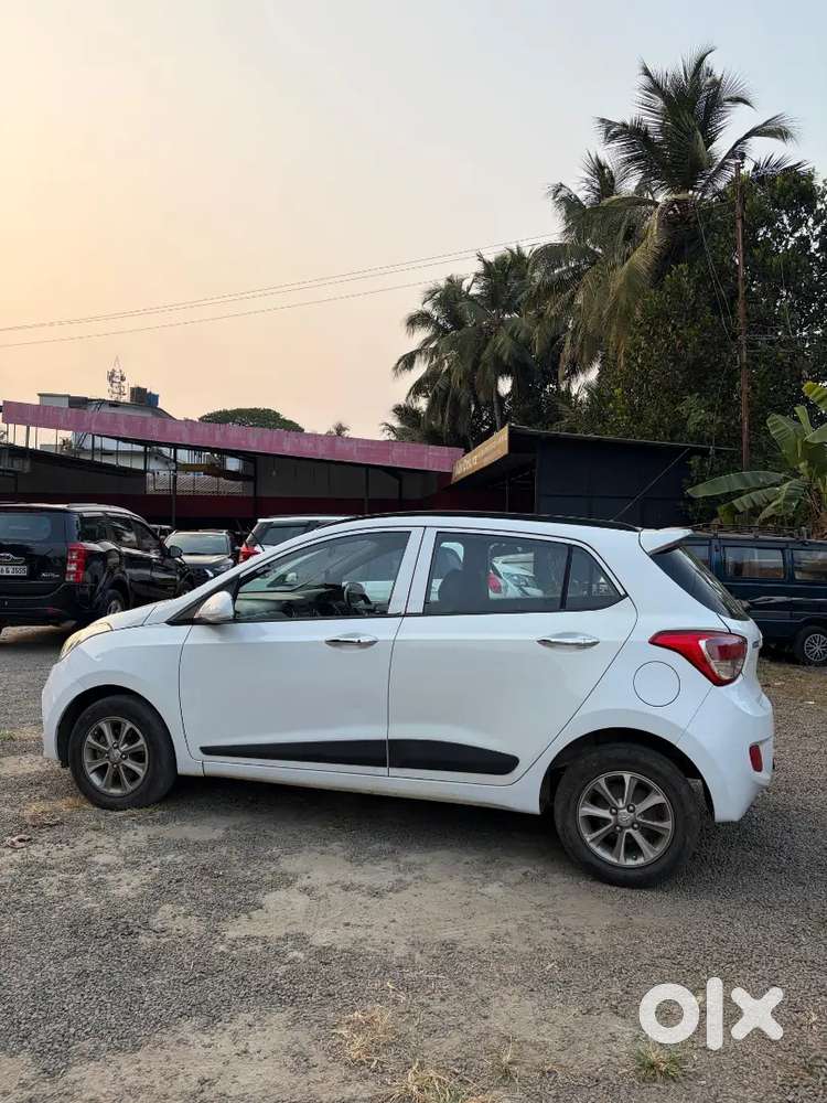Hyundai Grand I10 2016 Diesel 100000 Km Driven