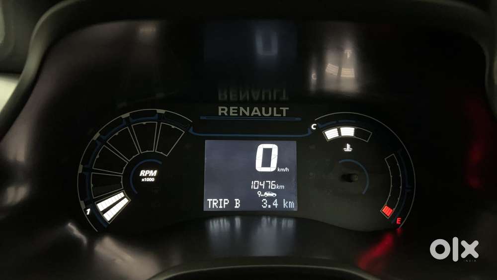 Renault Triber Rxz, 2022, Petrol