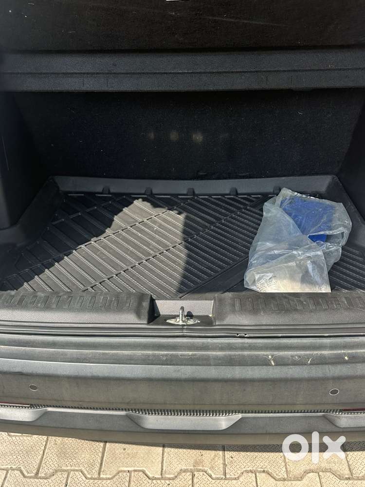 Maruti Suzuki Brezza 1.5 Vxi Smart Hybrid, 2023, Petrol