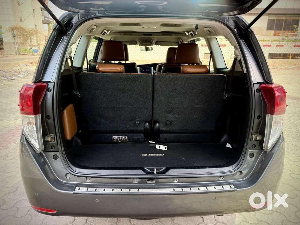 Toyota Innova Crysta 2.8z Automatic, 2022, Diesel