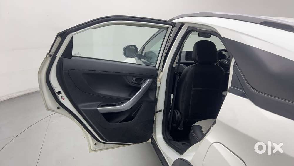 Tata Nexon 1.2 Revotron Xm, 2023, Petrol