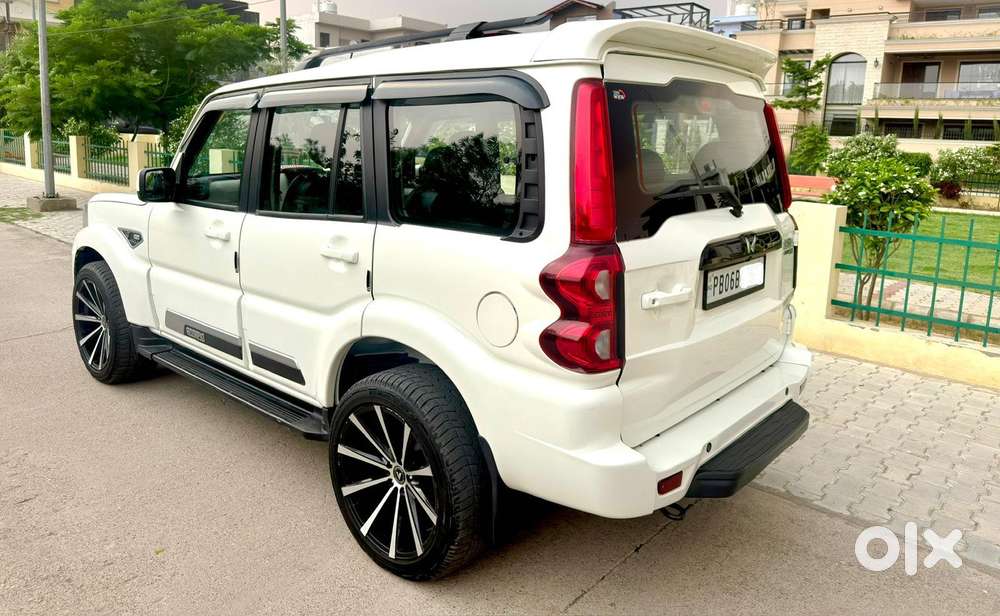 Mahindra Scorpio Classic 2.2 S 11 Mt 7 Str, 2023, Diesel