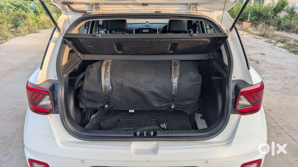 Hyundai Venue S (o) 1.2 Petrol Knight Edition, 2021, Cng & Hybrids