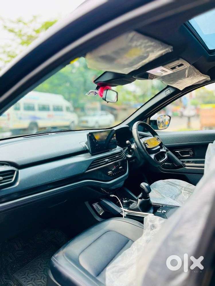 Tata Safari Adventure X Plus 7 Str Dark Edition, 2025, Diesel