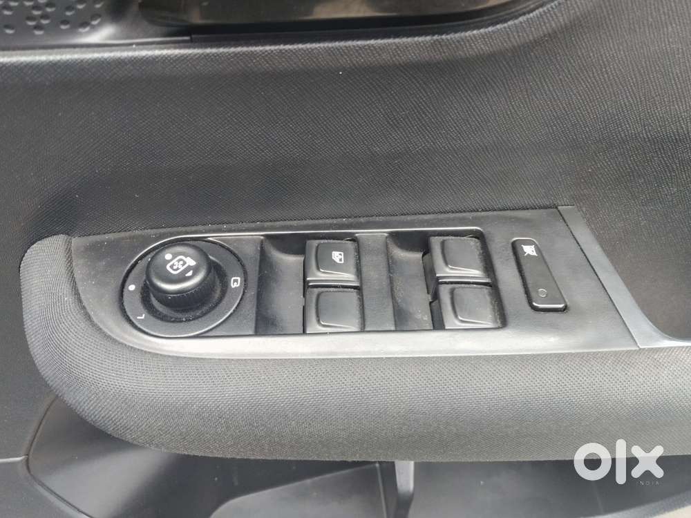 Tata Altroz 1.2 Xz Plus Dark Edition, 2022, Petrol