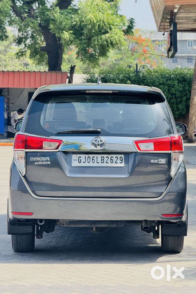 Toyota Innova Crysta [2016-2020] 2.4 Gx At 8 Str, 2017, Diesel
