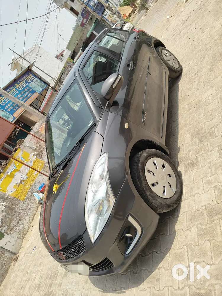 Maruti Suzuki Swift 2016 Petrol 75000 Km Driven