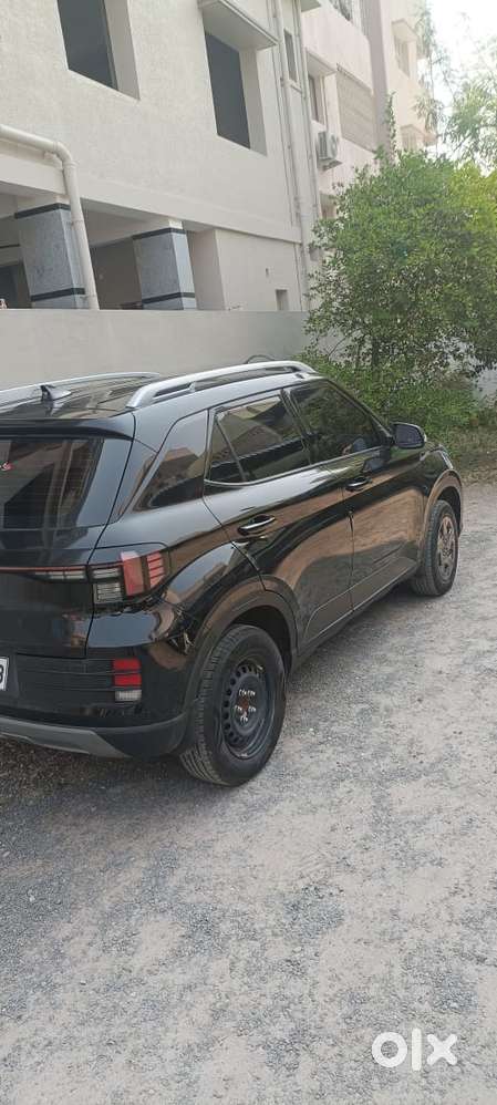 Hyundai Venue 1.2 S (o), 2024, Petrol
