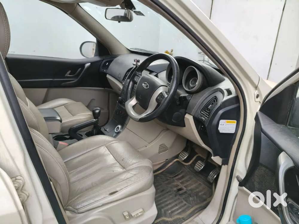 Mahindra Xuv W10 2016