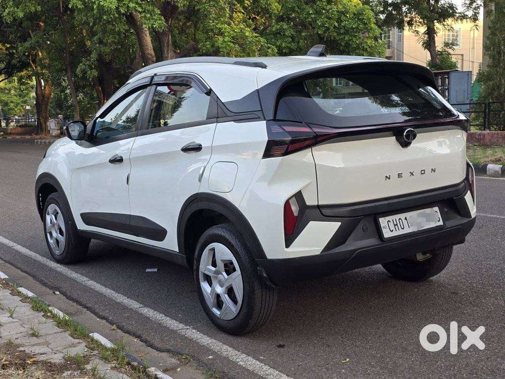 Tata Nexon Pure 1.2 Revotron Petrol 6 Mt, 2024, Petrol