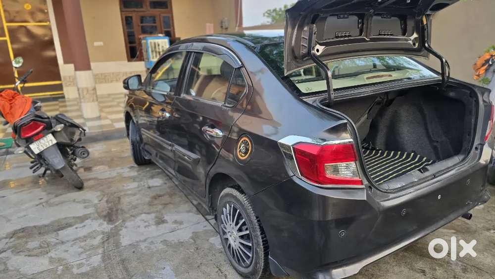 Honda Amaze 2020 Petrol Well Maintained.
