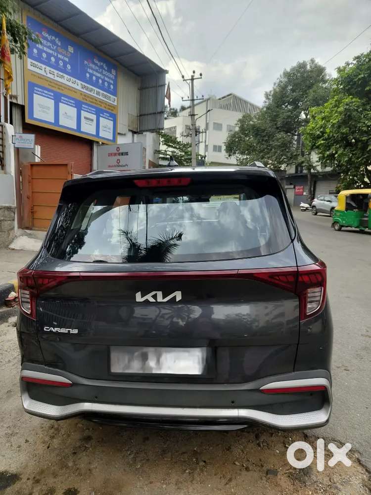 Kia Carens 2023 Petrol Well Maintained