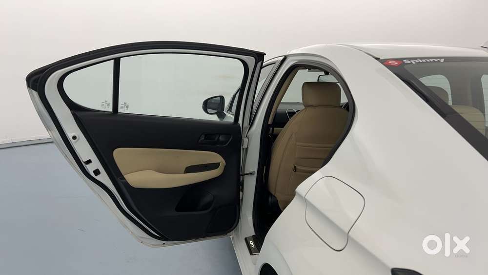 Honda City I-vtec V, 2023, Petrol