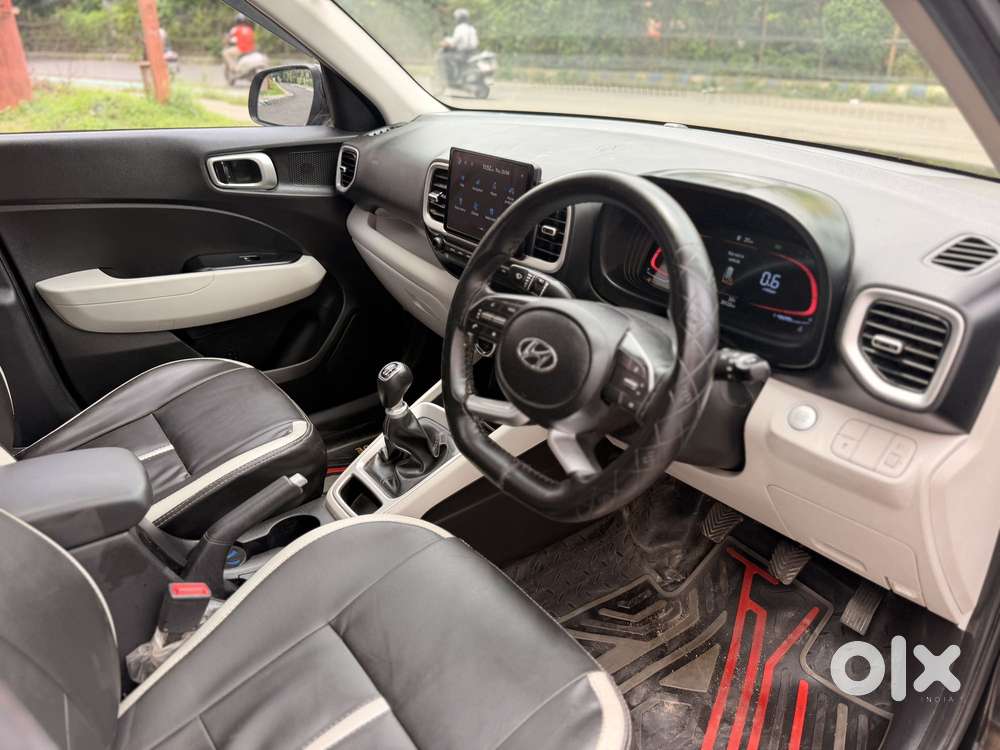Hyundai Venue Sx Mt, 2023, Petrol
