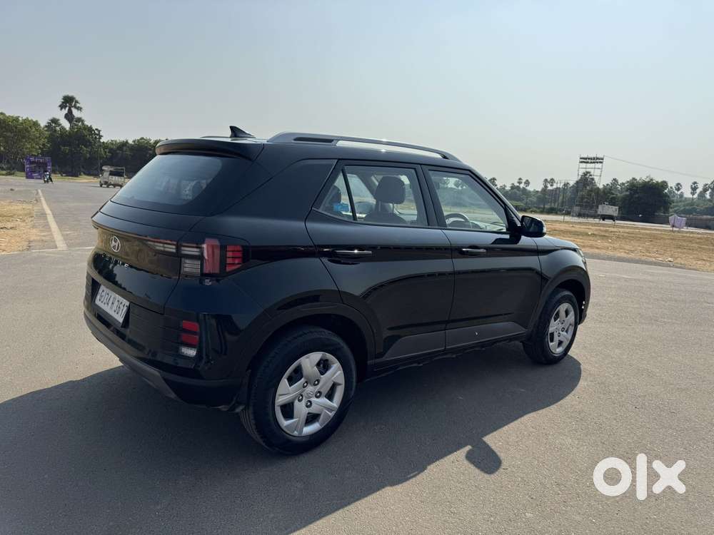 Hyundai Venue S (o) 1.2 Petrol Knight Edition, 2022, Petrol