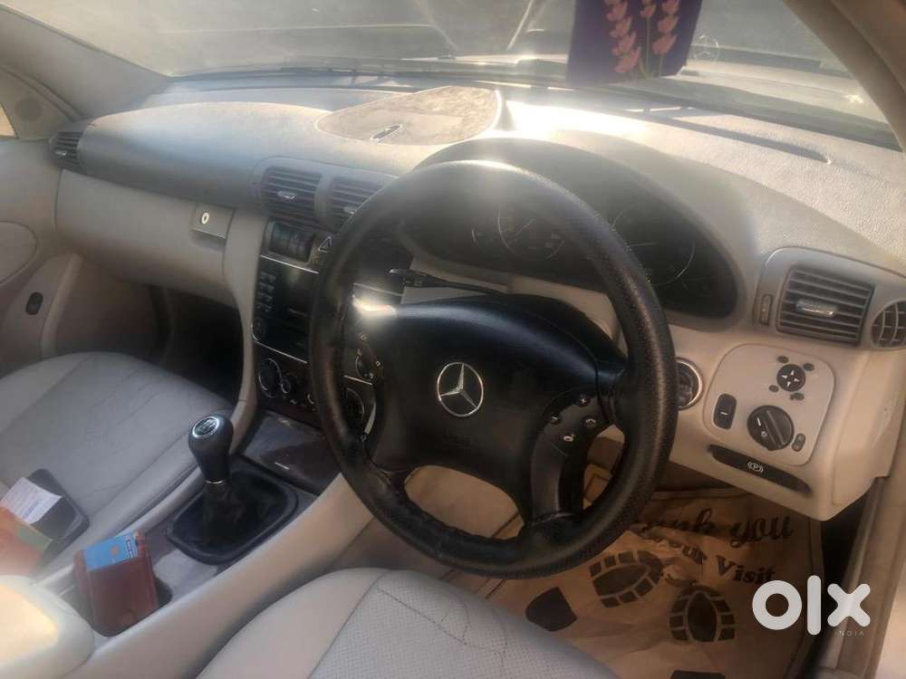 Mercedes Benz Petrol 2006 Model 88000kms Price:2,75,000/-neo