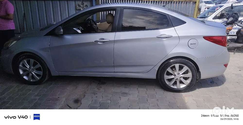 Hyundai Verna 2011
