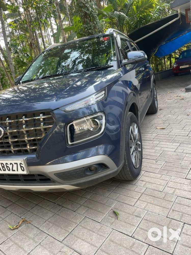 Hyundai Venue 2022 Diesel 50000 Km Driven