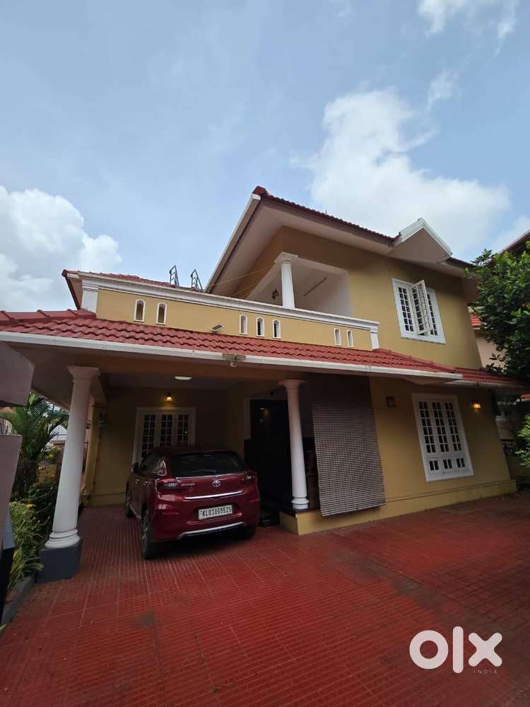 4BHK+ in Kakkanad