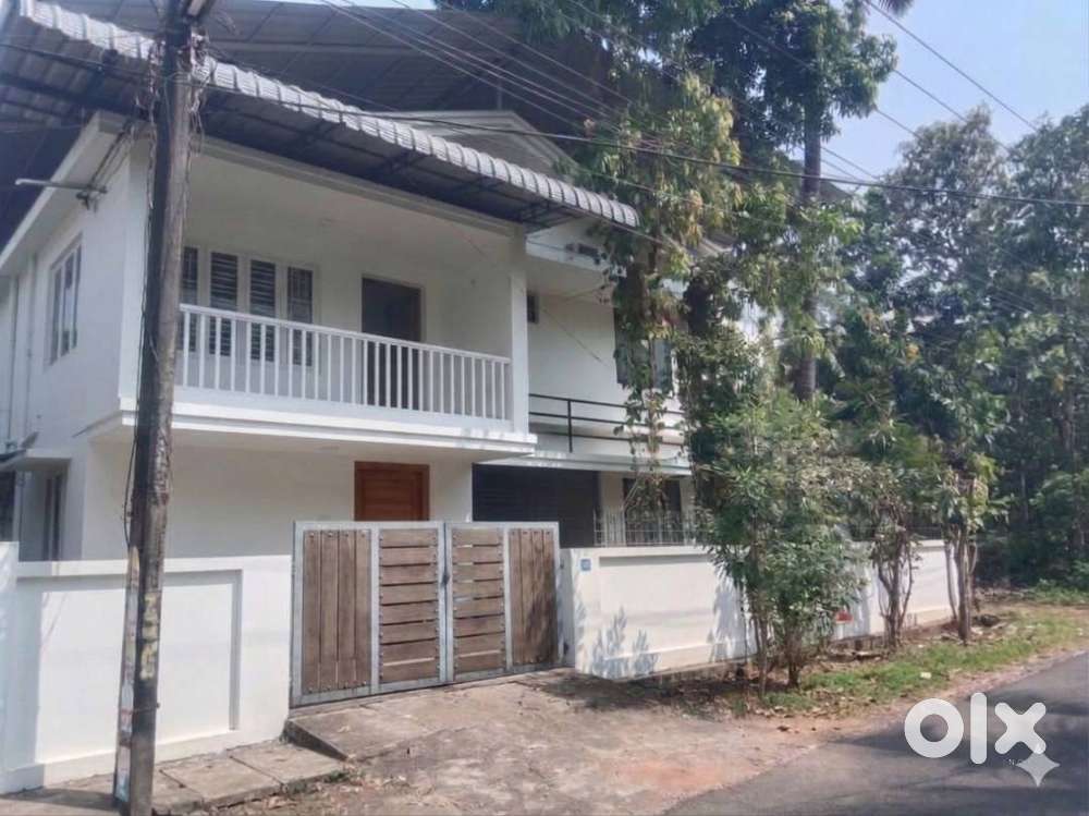 Residential House (Ideal for Clinic / Dental Care Unit)