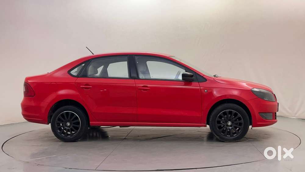 Skoda Rapid 1.6 Mpi Elegance Plus, 2015, Petrol