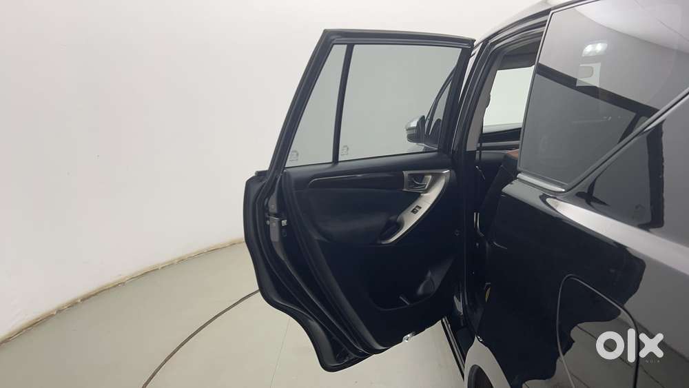 Toyota Innova Crysta 2.8 Zx At 7 Seater, 2018, Diesel