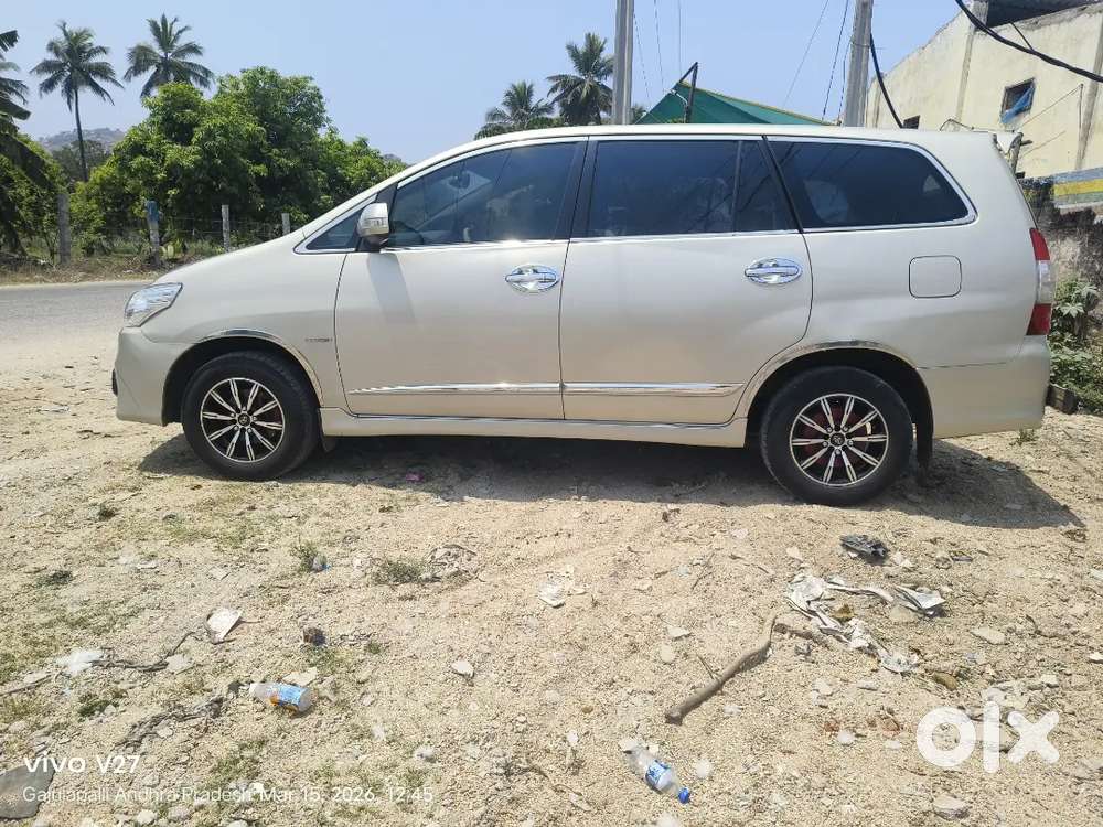 Toyota Innova 2015 Diesel Well Maintained