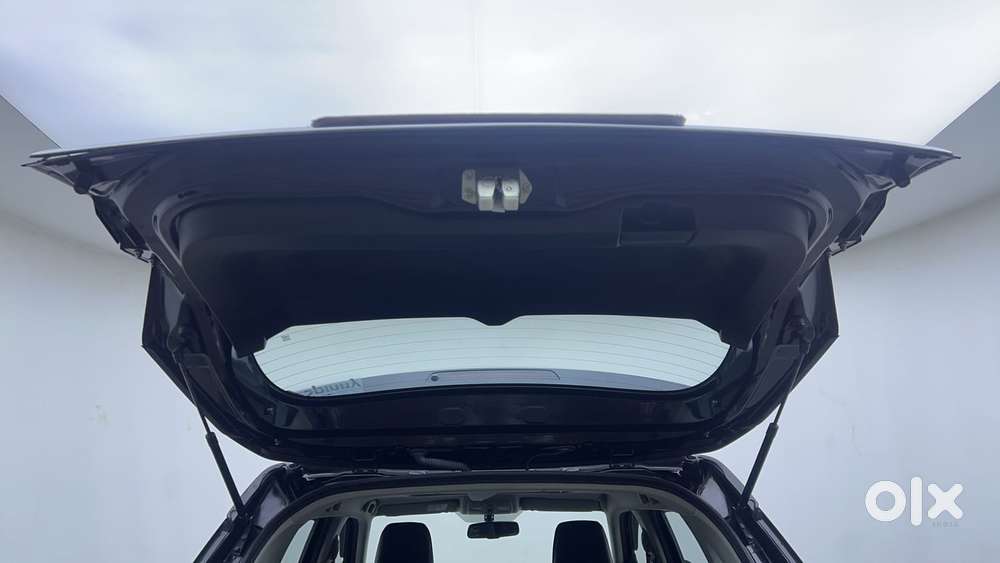 Maruti Suzuki Vitara Brezza 1.5 Zxi, 2023, Petrol