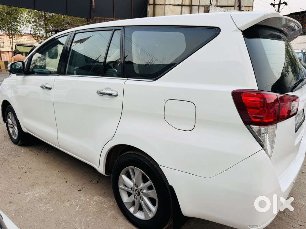 Toyota Innova Crysta 2.4 V 8 Str, 2017, Diesel