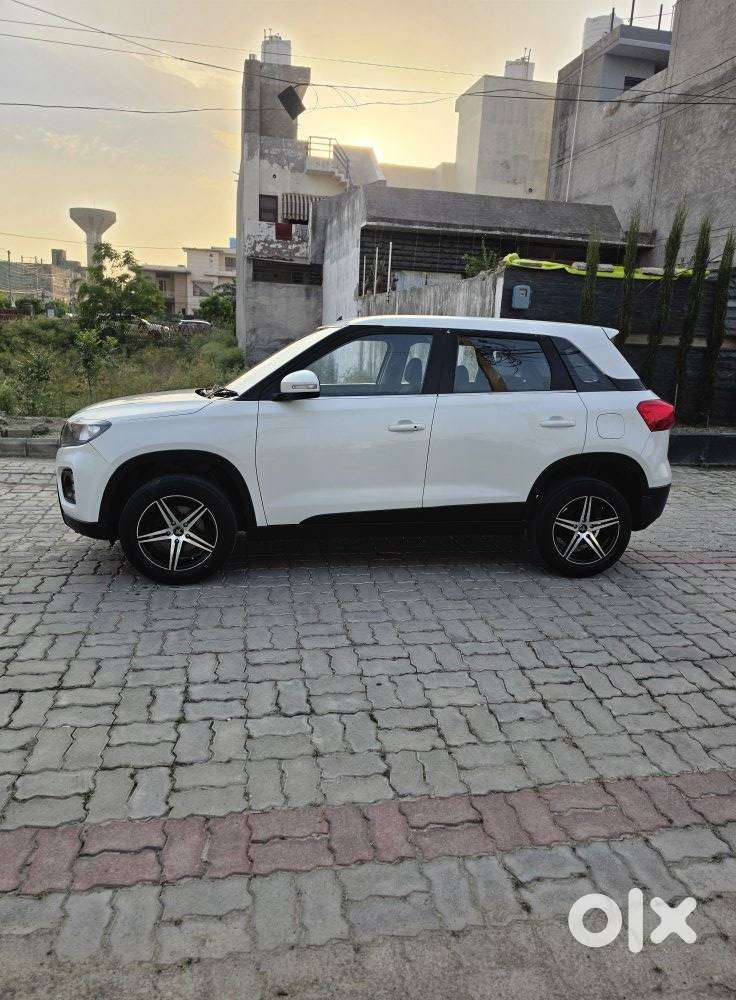 Maruti Suzuki Brezza 1.5 Zxi Smart Hybrid, 2021, Petrol