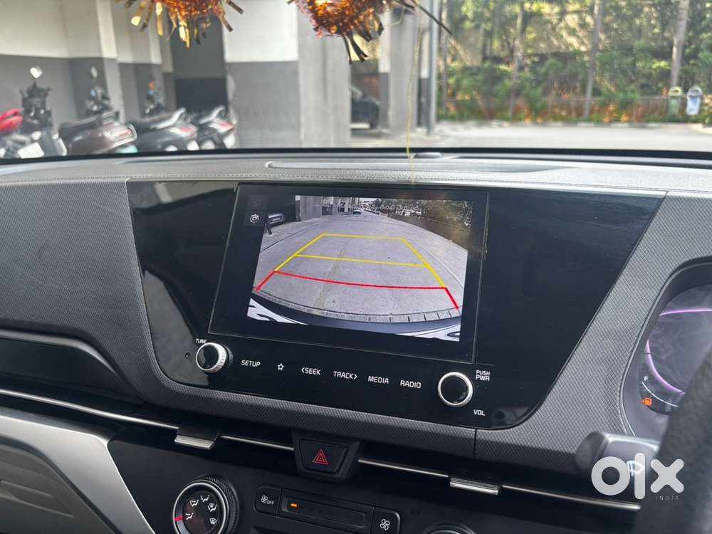 Kia Carens Petrol 2023
