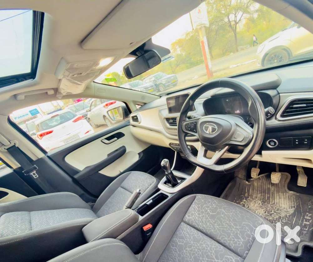 Tata Altroz Xz Plus (s) Icng, 2023, Petrol