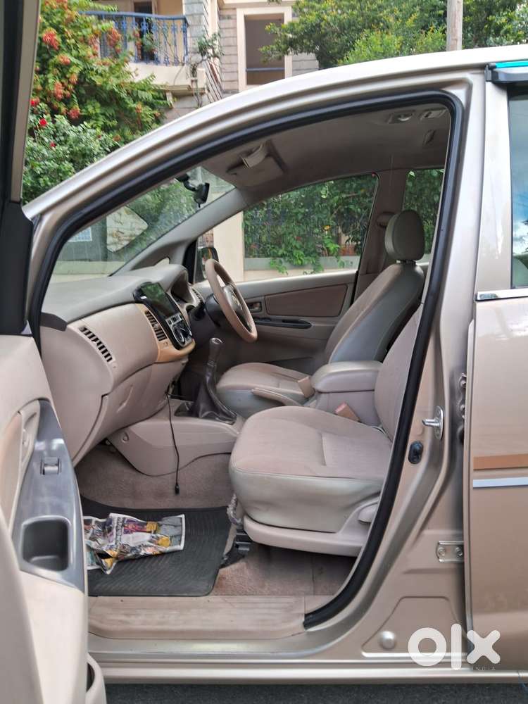 Toyota Innova 2.5 G (diesel) 8 Seater, 2011, Diesel