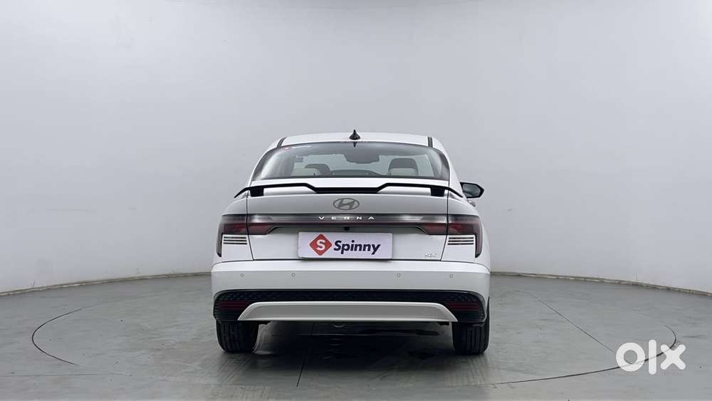 Hyundai Verna 1.5 Sx (o) Vtvt Ivt, 2024, Petrol