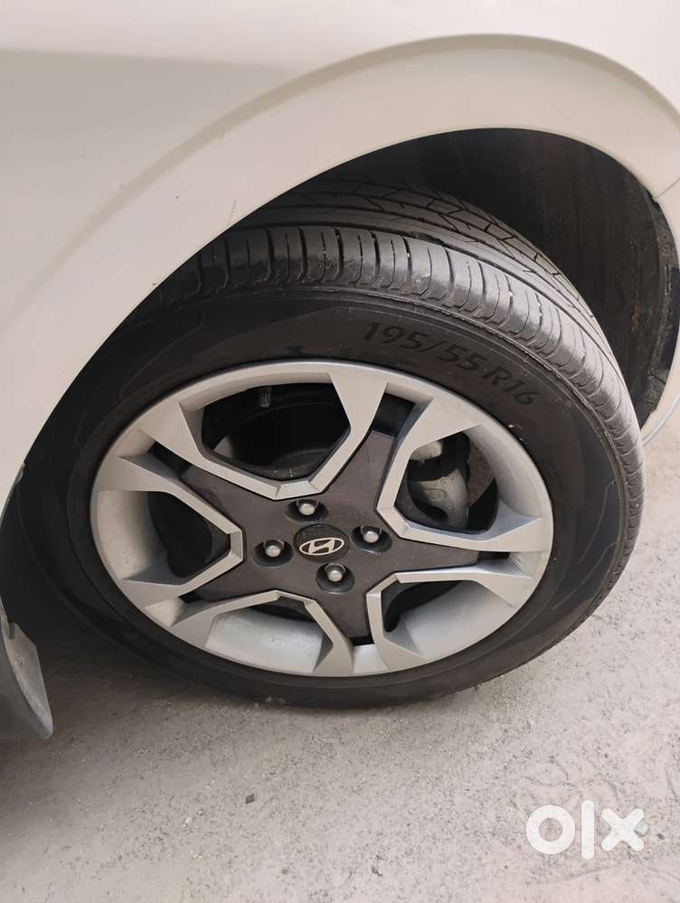 Hyundai I20 Sportz 1.2 Mt Dual Tone, 2024, Petrol