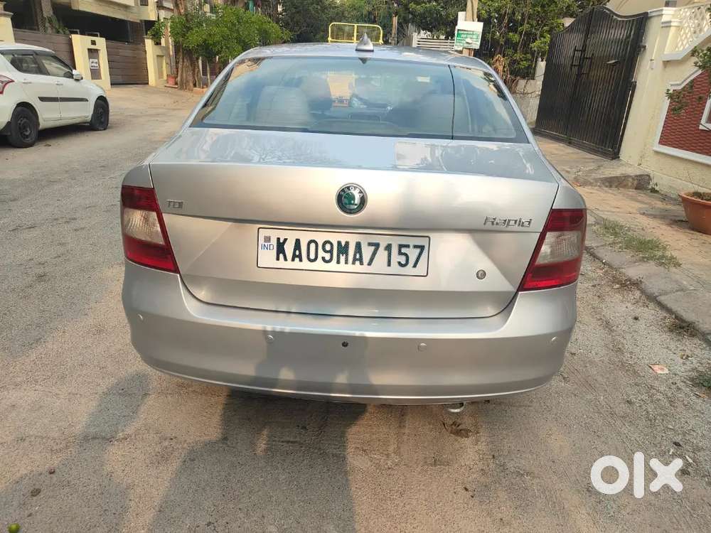 Skoda Rapid 1.6 Ambition 2013