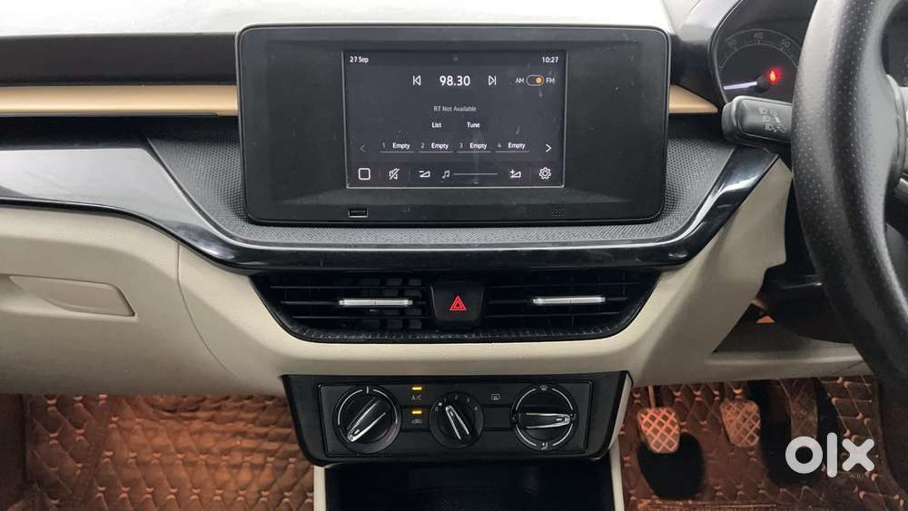 Skoda Slavia Active 1.0l Tsi Mt, 2022, Petrol