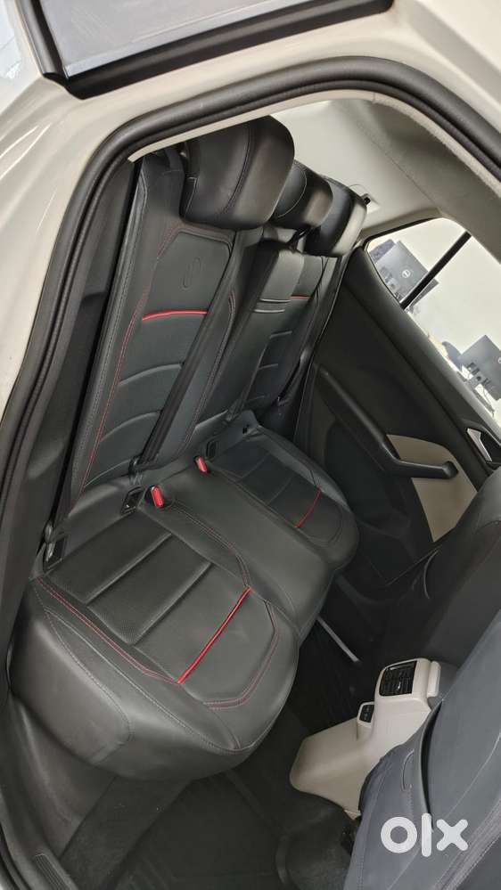 Volkswagen Taigun 1.0 Tsi Highline At, 2022, Petrol