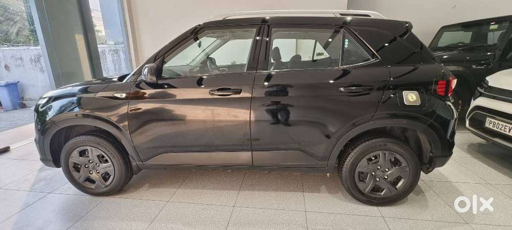 Hyundai Venue, 2025, Petrol