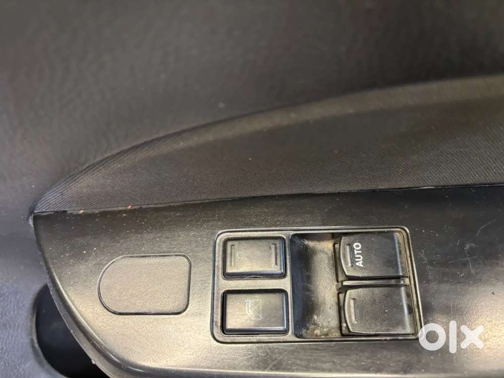 Maruti Suzuki Swift Lxi Optional-o, 2017, Petrol