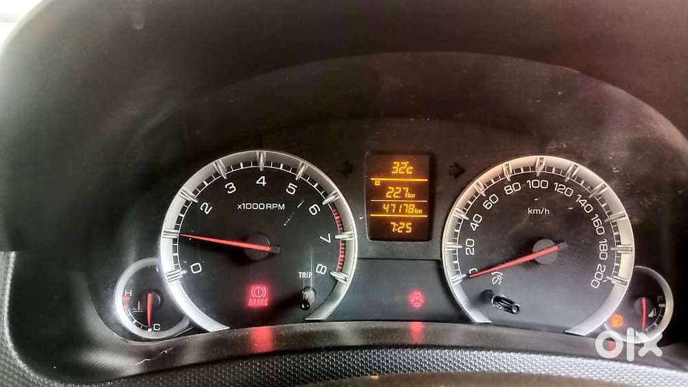 Maruti Suzuki Swift Zxi, 2016