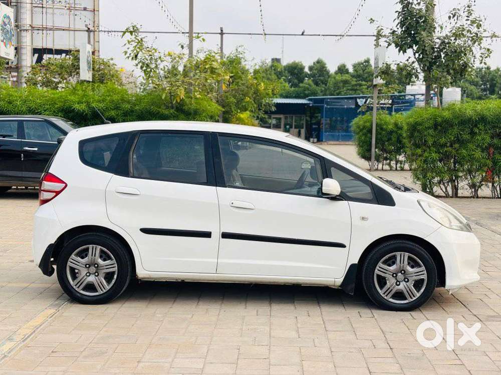 Honda Jazz E Mt I-vtec, 2012, Cng & Hybrids
