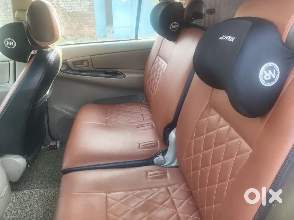 Toyota Innova 2.5g  2011
