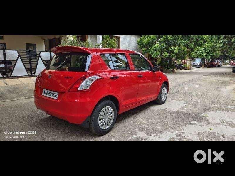 Maruti Suzuki Swift Vxi + Manual, 2016, Petrol