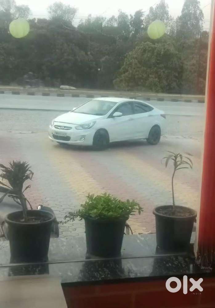 Hyundai Verna 2012