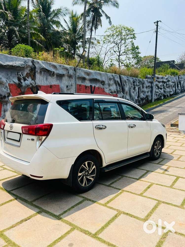 Toyota Innova Crysta 2022